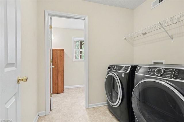 4990 Fiddlers Run Drive, Kernersville, NC 27284
