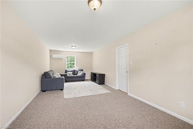 4990 Fiddlers Run Drive, Kernersville, NC 27284