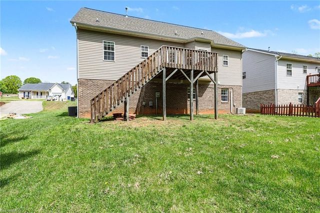 4990 Fiddlers Run Drive, Kernersville, NC 27284