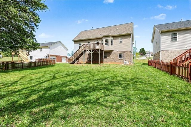 4990 Fiddlers Run Drive, Kernersville, NC 27284