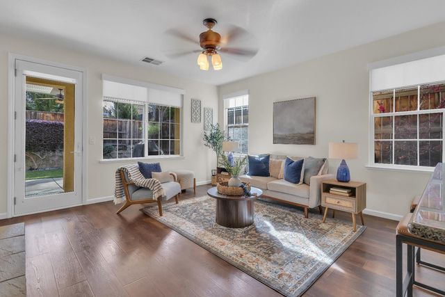 2064 Camp Whitney Cir, Rocklin, CA 95765