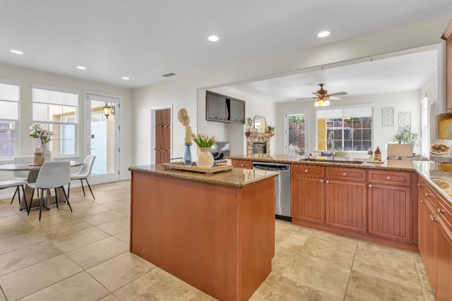 2064 Camp Whitney Cir, Rocklin, CA 95765