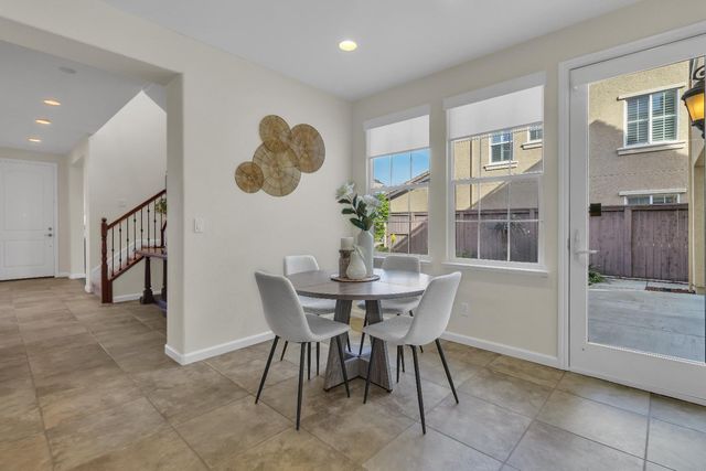 2064 Camp Whitney Cir, Rocklin, CA 95765