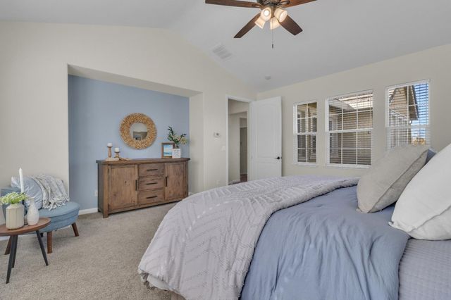 2064 Camp Whitney Cir, Rocklin, CA 95765