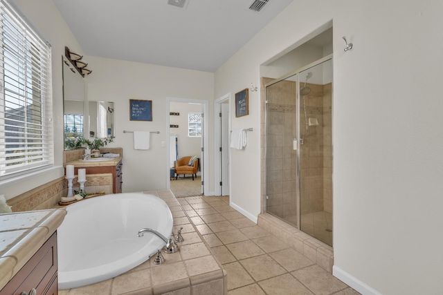 2064 Camp Whitney Cir, Rocklin, CA 95765