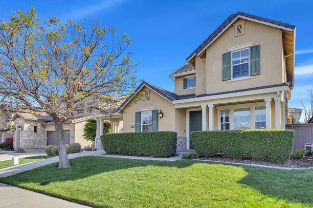 2064 Camp Whitney Cir, Rocklin, CA 95765