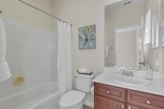 2064 Camp Whitney Cir, Rocklin, CA 95765