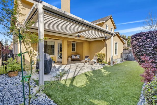 2064 Camp Whitney Cir, Rocklin, CA 95765