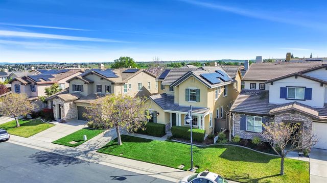 2064 Camp Whitney Cir, Rocklin, CA 95765