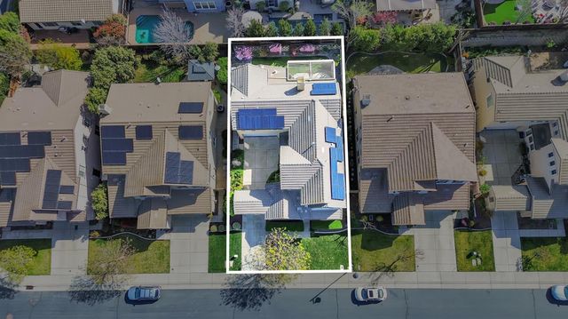 2064 Camp Whitney Cir, Rocklin, CA 95765