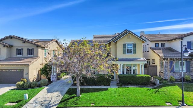 2064 Camp Whitney Cir, Rocklin, CA 95765