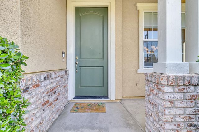 2064 Camp Whitney Cir, Rocklin, CA 95765