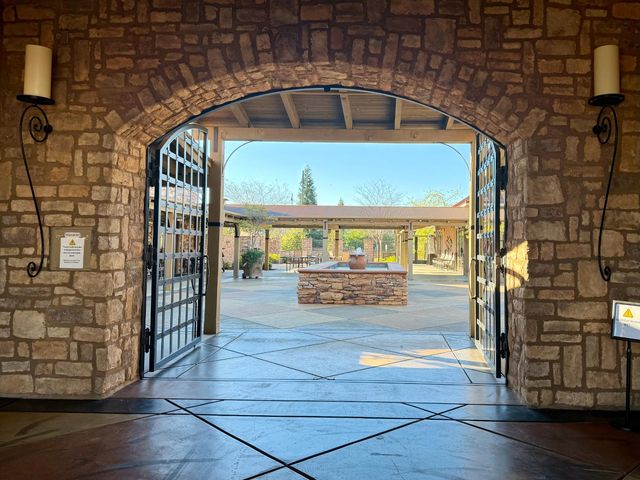 2064 Camp Whitney Cir, Rocklin, CA 95765