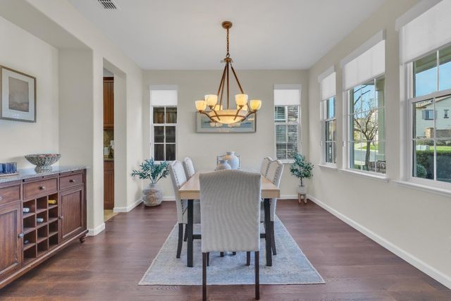 2064 Camp Whitney Cir, Rocklin, CA 95765