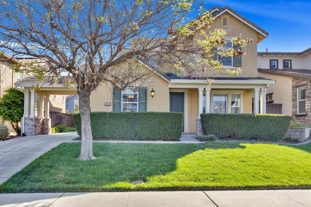 2064 Camp Whitney Cir, Rocklin, CA 95765