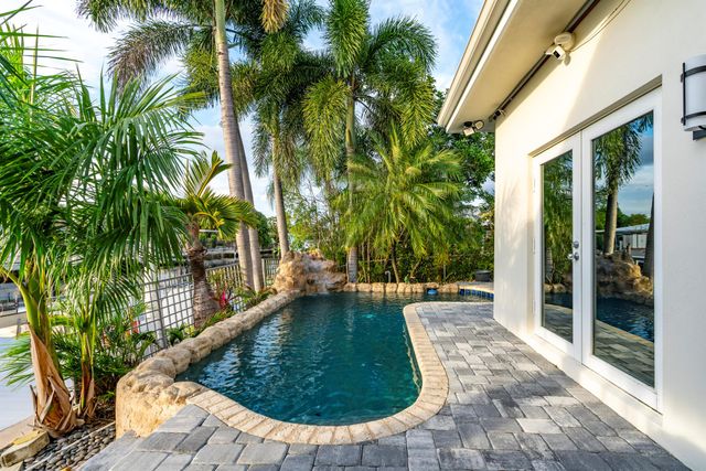 851 SE 5th Avenue, Pompano Beach, FL 33060