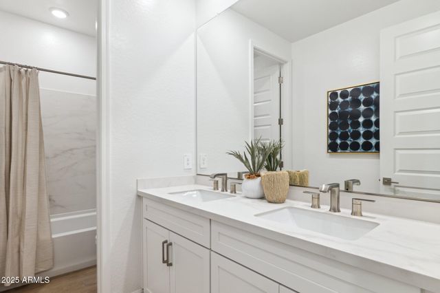 9845 S 11th Place, Phoenix, AZ 85042