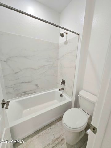 9845 S 11th Place, Phoenix, AZ 85042