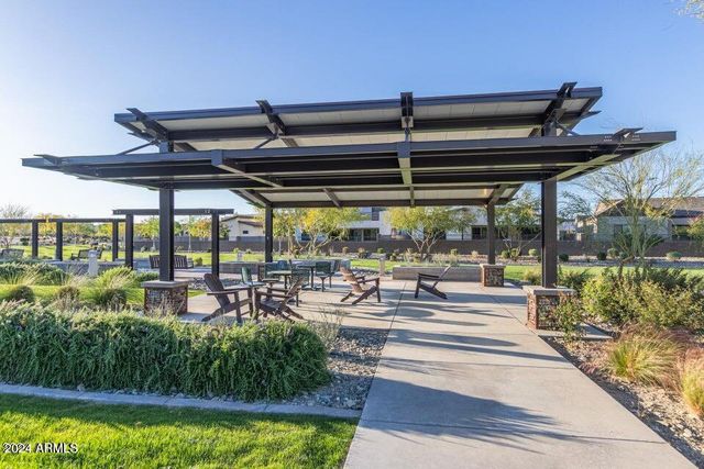 9845 S 11th Place, Phoenix, AZ 85042