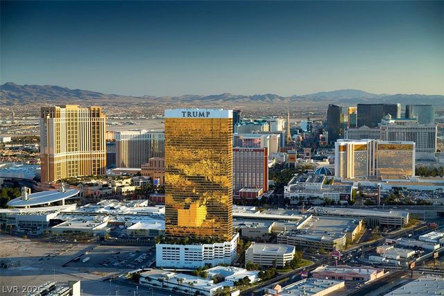 2000 North Fashion Show Drive 1906, Las Vegas, NV 89109