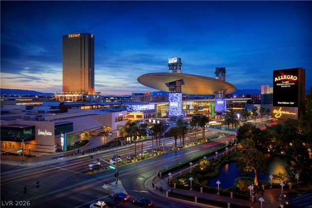 2000 North Fashion Show Drive 1906, Las Vegas, NV 89109