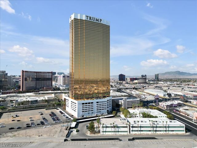 2000 North Fashion Show Drive 1906, Las Vegas, NV 89109