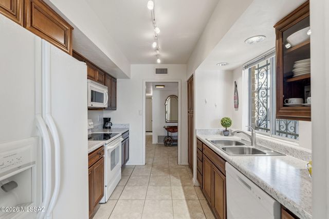 3940 E Timrod St Unit 127, Tucson, AZ 85711