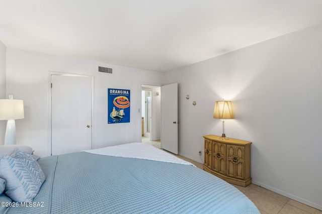 3940 E Timrod St Unit 127, Tucson, AZ 85711