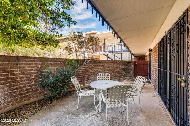 3940 E Timrod St Unit 127, Tucson, AZ 85711