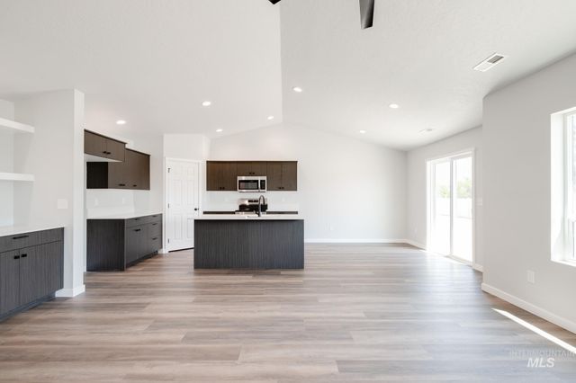 17676 N Boone Peak Ave, Nampa, ID 83687