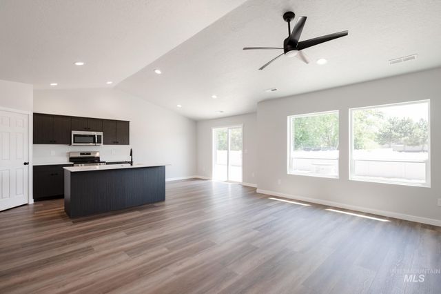 17676 N Boone Peak Ave, Nampa, ID 83687