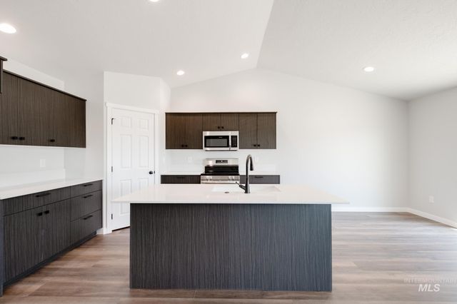 17676 N Boone Peak Ave, Nampa, ID 83687