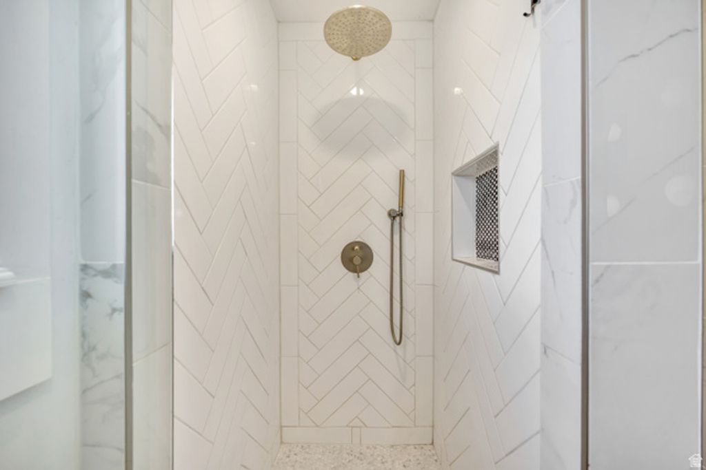 Image 17 of property listing at 1241 N 3100 W, Provo, UT 84601