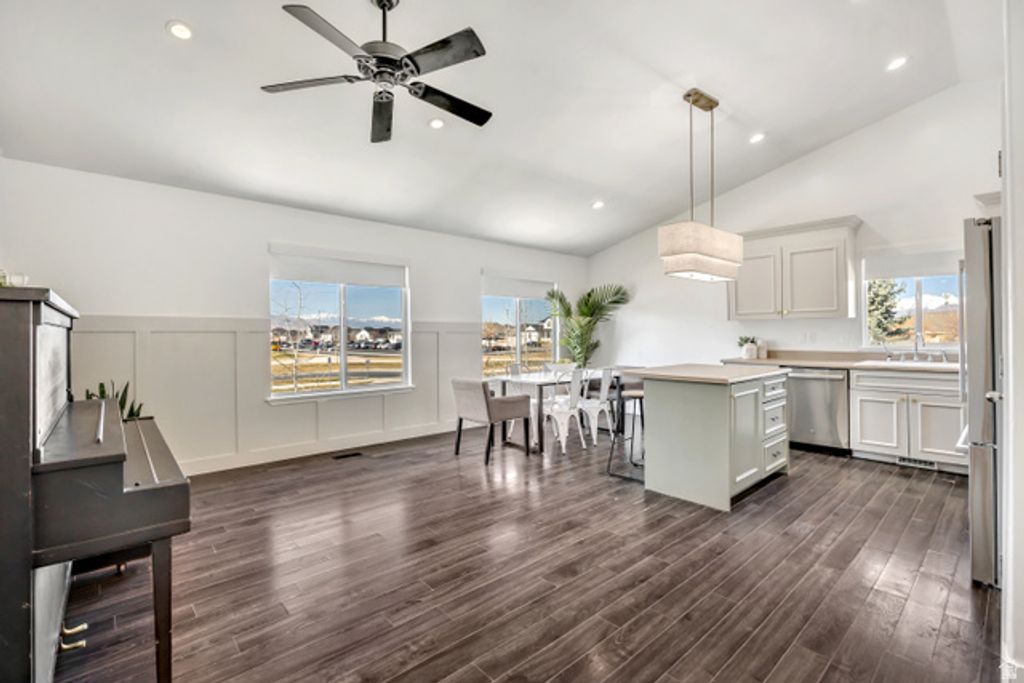 Image 6 of property listing at 1241 N 3100 W, Provo, UT 84601