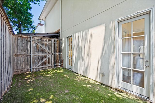 3614 Edgewater Street, Dallas, TX 75205