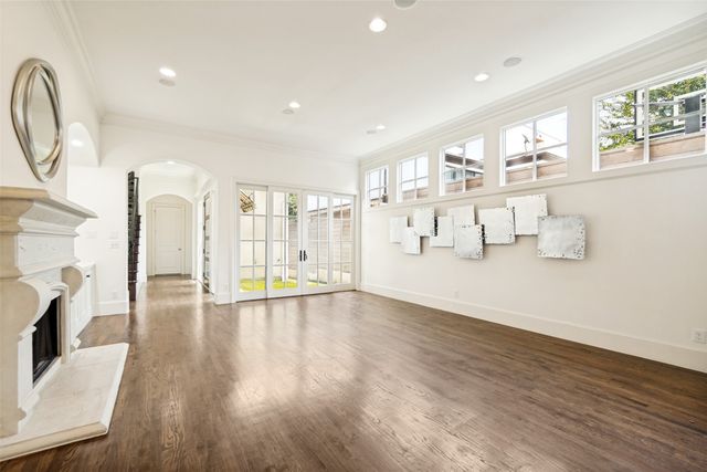 3614 Edgewater Street, Dallas, TX 75205