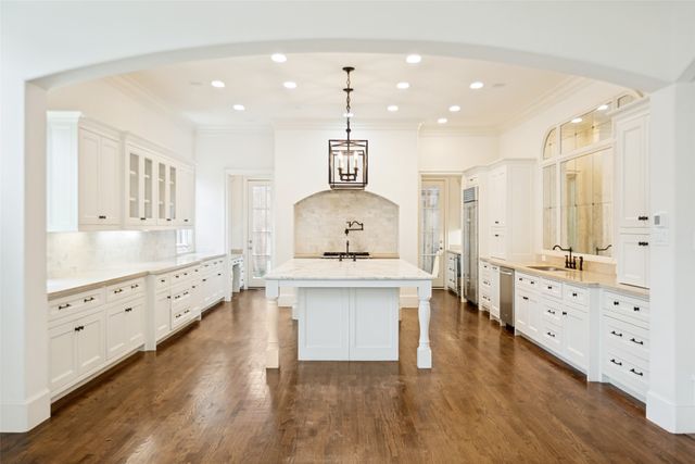 3614 Edgewater Street, Dallas, TX 75205