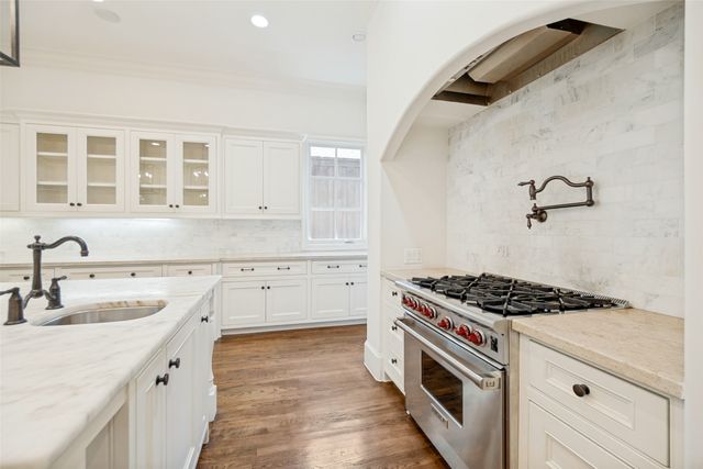3614 Edgewater Street, Dallas, TX 75205