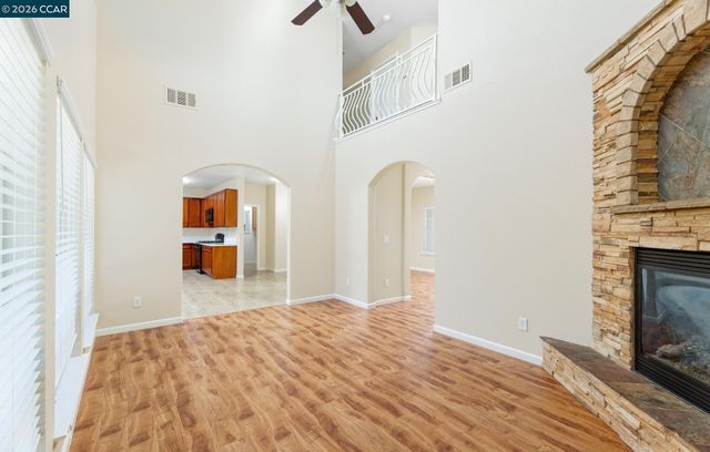 4239 Clay Creek Way, Sacramento, CA 95838