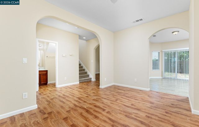 4239 Clay Creek Way, Sacramento, CA 95838