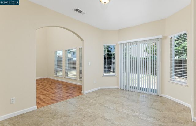 4239 Clay Creek Way, Sacramento, CA 95838
