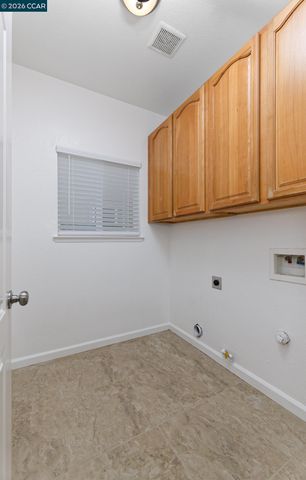 4239 Clay Creek Way, Sacramento, CA 95838