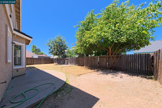 4239 Clay Creek Way, Sacramento, CA 95838
