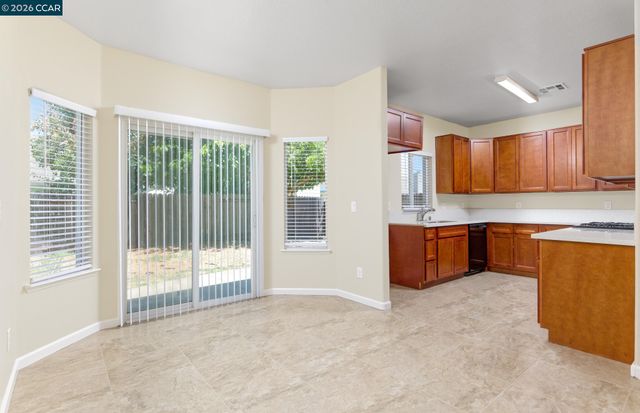 4239 Clay Creek Way, Sacramento, CA 95838