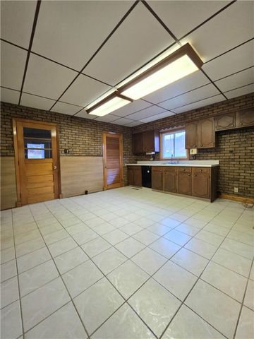 63 W Main St 73, Cowanshanock Twp, PA 16263