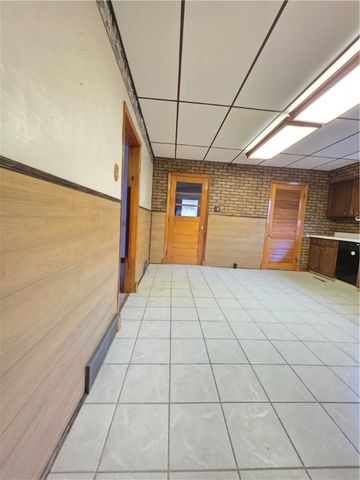 63 W Main St 73, Cowanshanock Twp, PA 16263