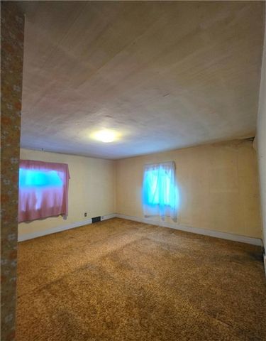 63 W Main St 73, Cowanshanock Twp, PA 16263