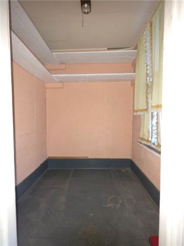 63 W Main St 73, Cowanshanock Twp, PA 16263