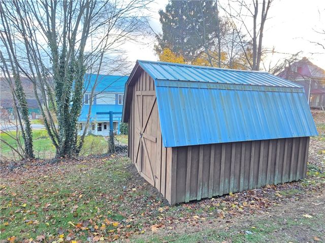 63 W Main St 73, Cowanshanock Twp, PA 16263