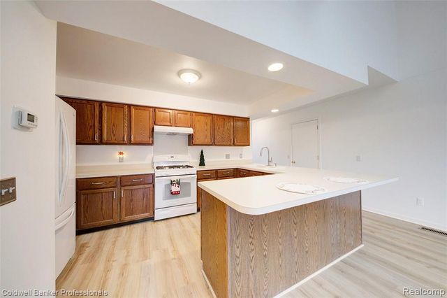 1964 Pine Court, Waterford, MI 48328